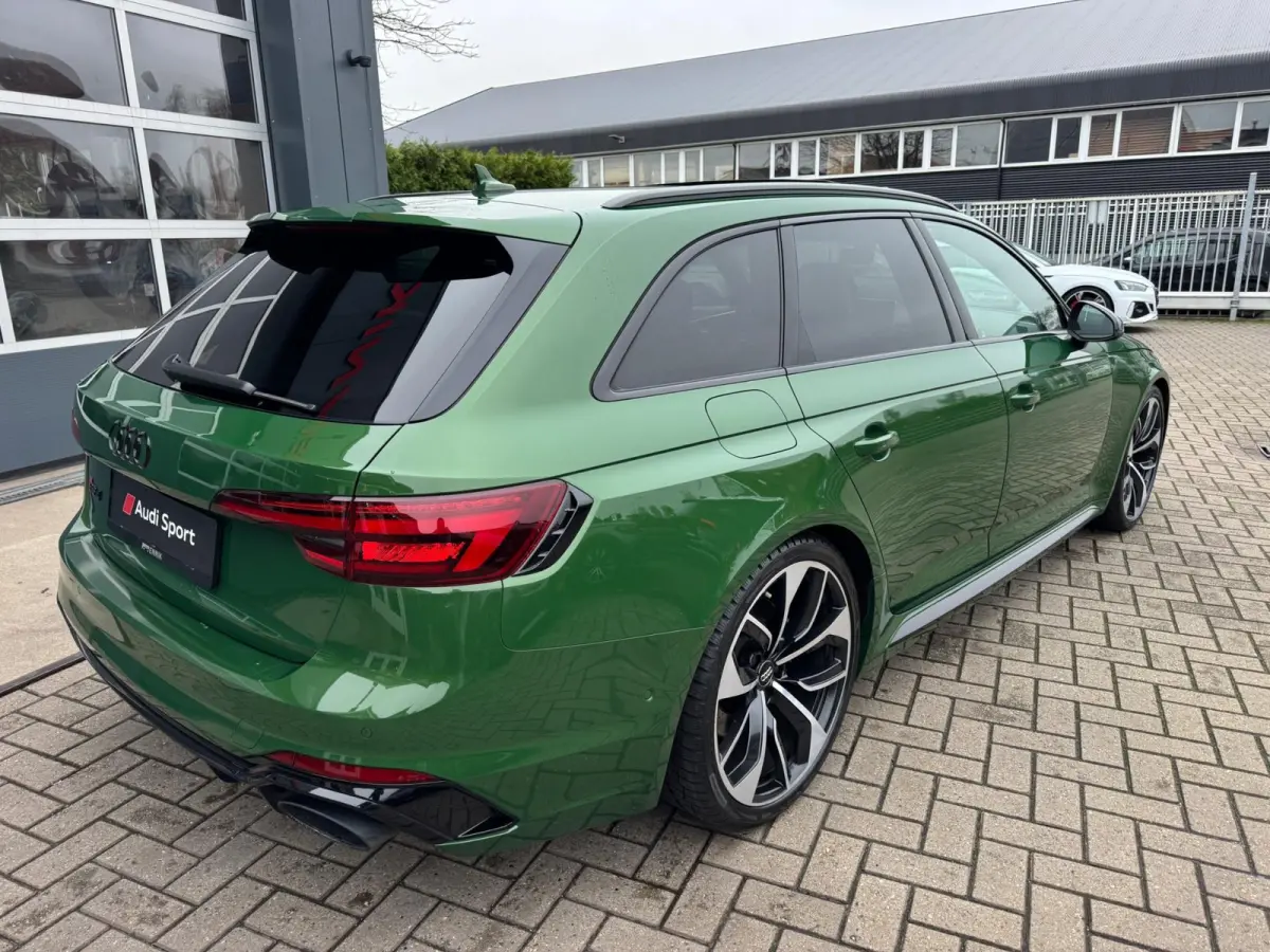 2.9 TFSI RS 4 quattro Exclusive / Pano / 360Cam / Head-Up / Uniek mooie uitvoering !!!.