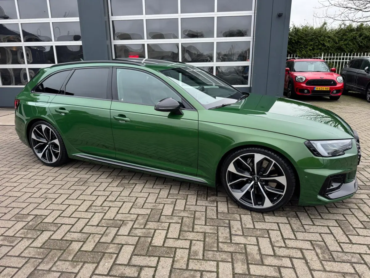 2.9 TFSI RS 4 quattro Exclusive / Pano / 360Cam / Head-Up / Uniek mooie uitvoering !!!.