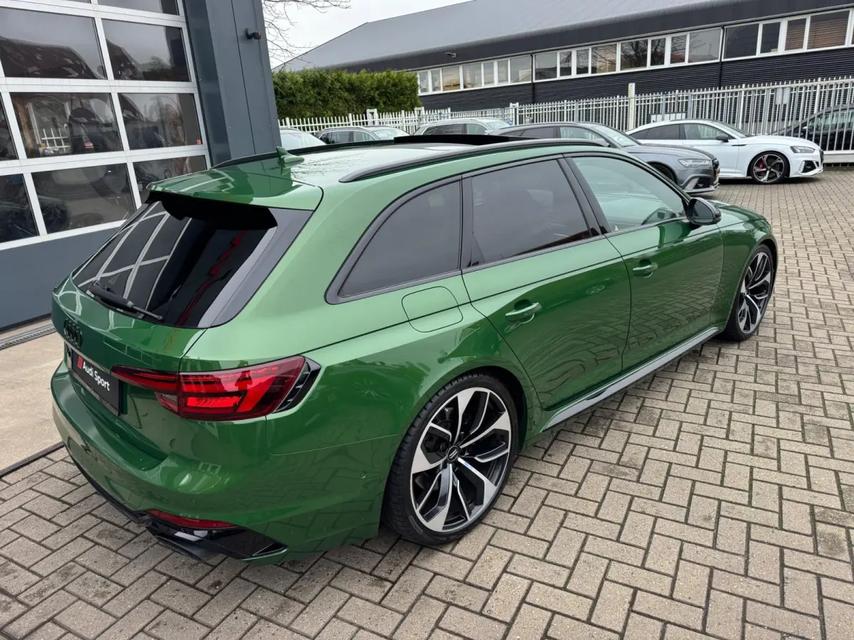 2.9 TFSI RS 4 quattro Exclusive / Pano / 360Cam / Head-Up / Uniek mooie uitvoering !!!.