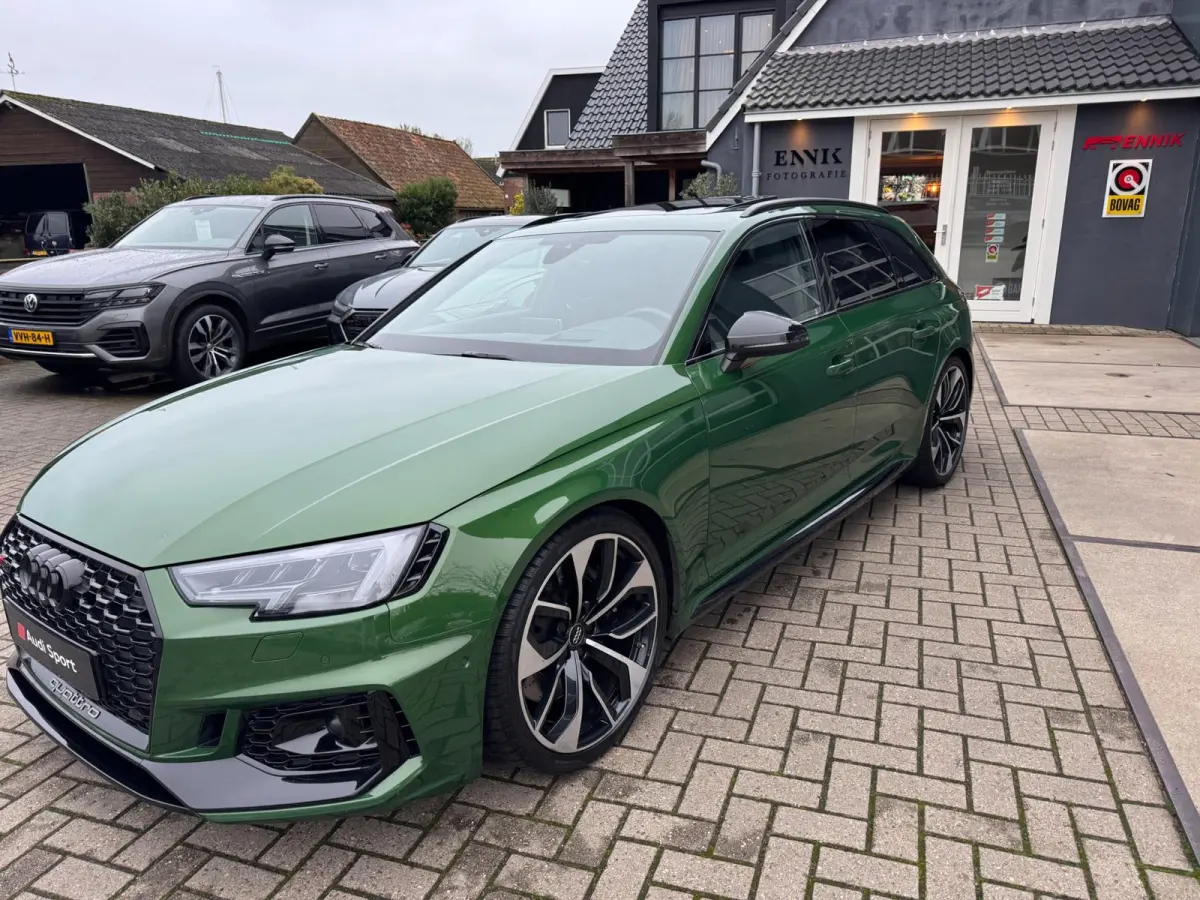 2.9 TFSI RS 4 quattro Exclusive / Pano / 360Cam / Head-Up / Uniek mooie uitvoering !!!.