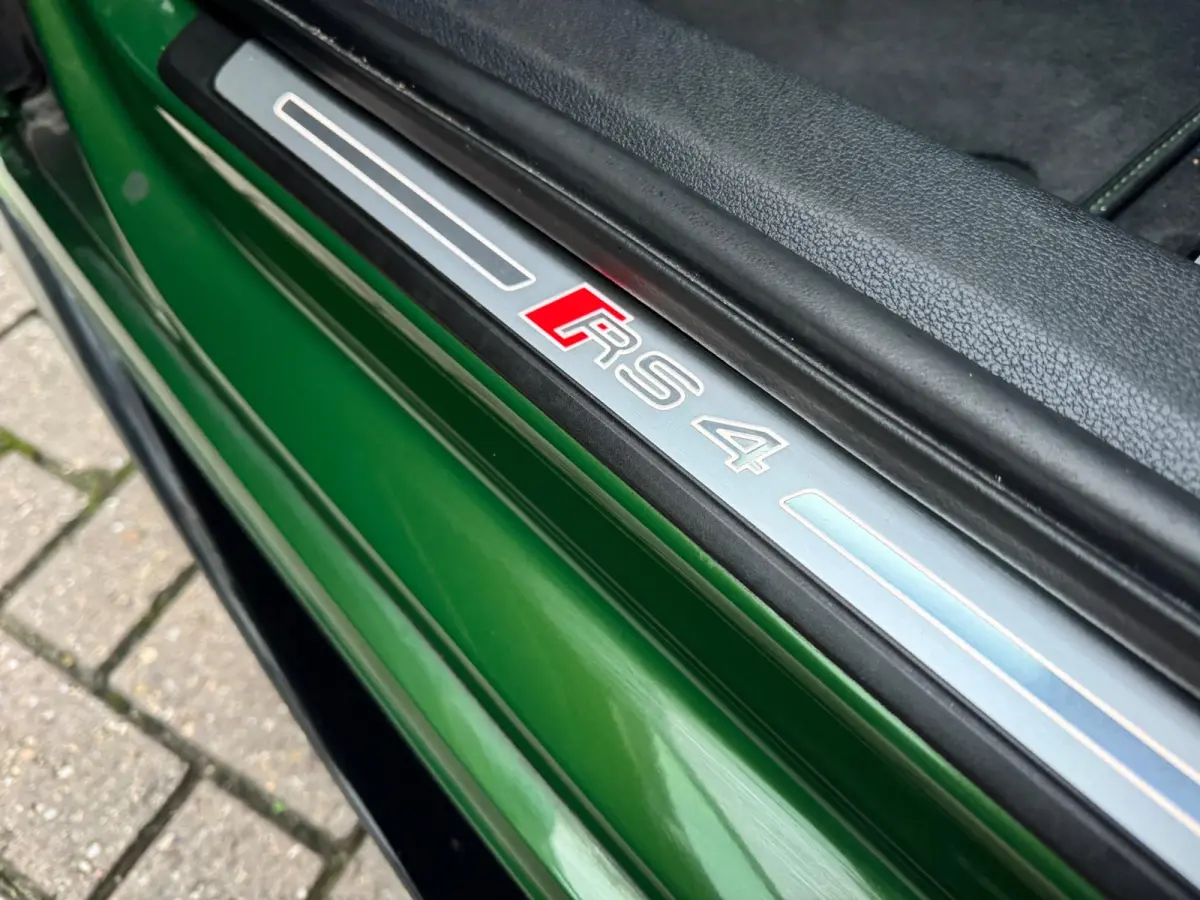 2.9 TFSI RS 4 quattro Exclusive / Pano / 360Cam / Head-Up / Uniek mooie uitvoering !!!.