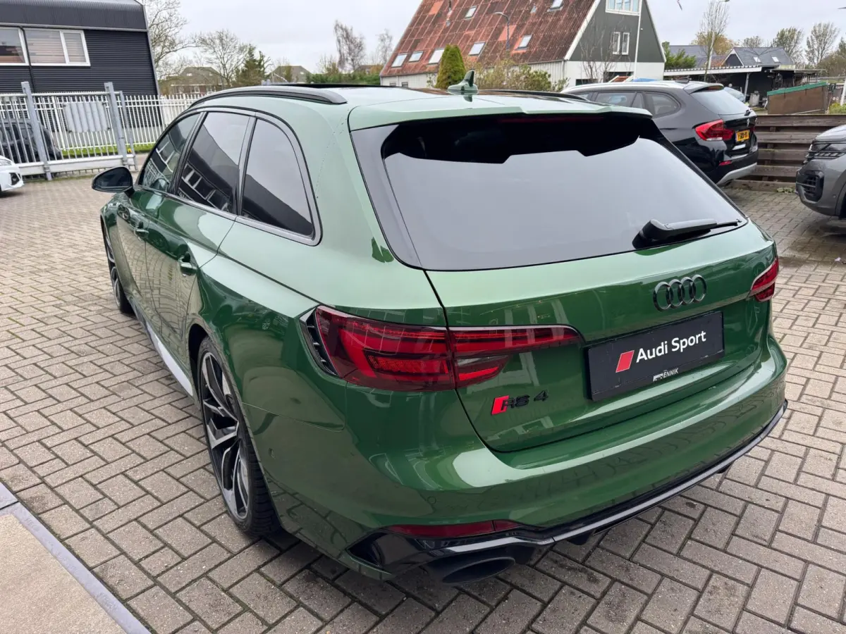 2.9 TFSI RS 4 quattro Exclusive / Pano / 360Cam / Head-Up / Uniek mooie uitvoering !!!.