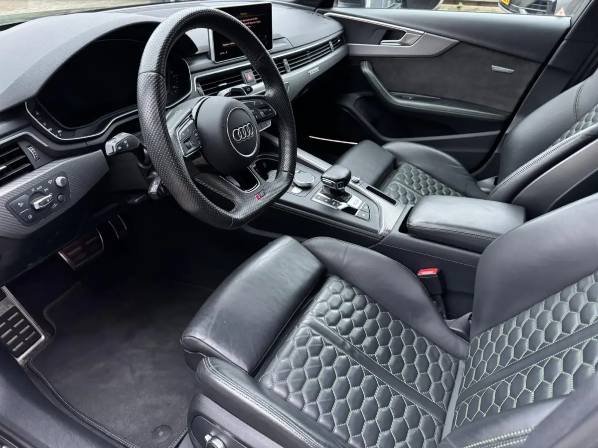 2.9 TFSI RS 4 quattro Exclusive / Pano / 360Cam / Head-Up / Uniek mooie uitvoering !!!.