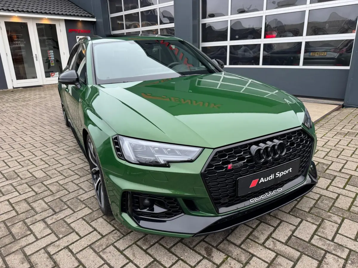 2.9 TFSI RS 4 quattro Exclusive / Pano / 360Cam / Head-Up / Uniek mooie uitvoering !!!.