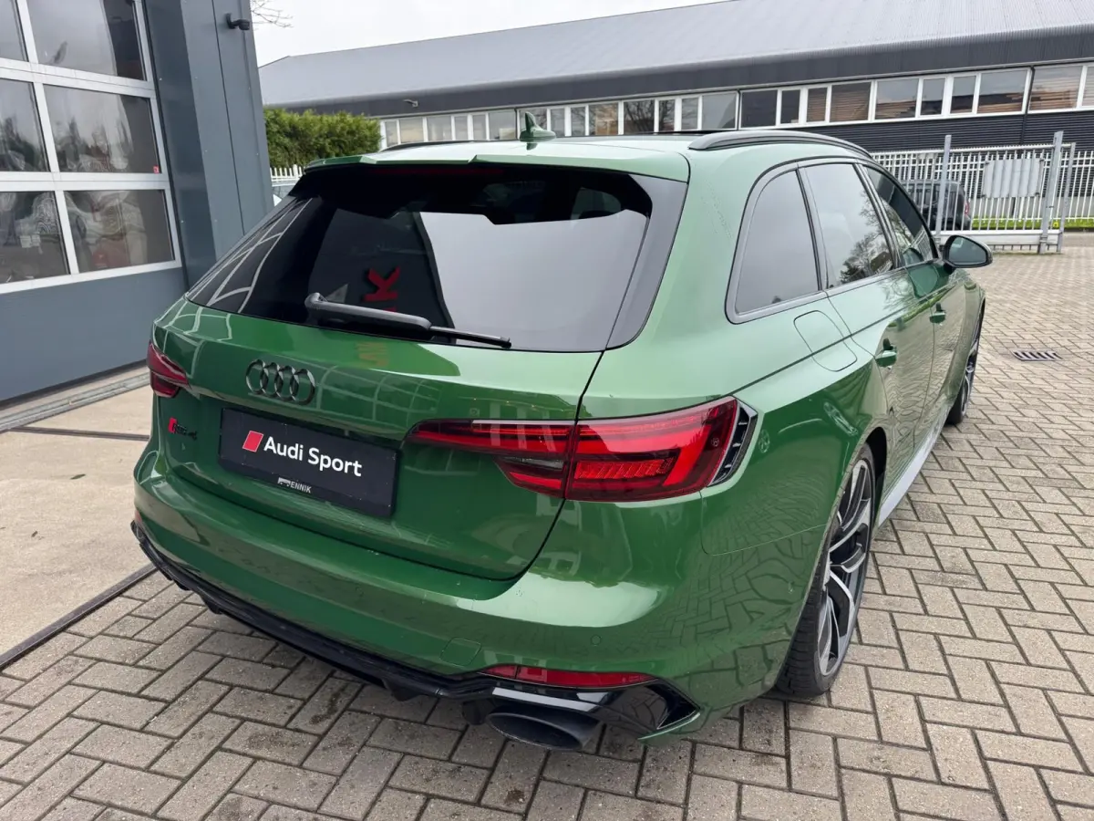 2.9 TFSI RS 4 quattro Exclusive / Pano / 360Cam / Head-Up / Uniek mooie uitvoering !!!.