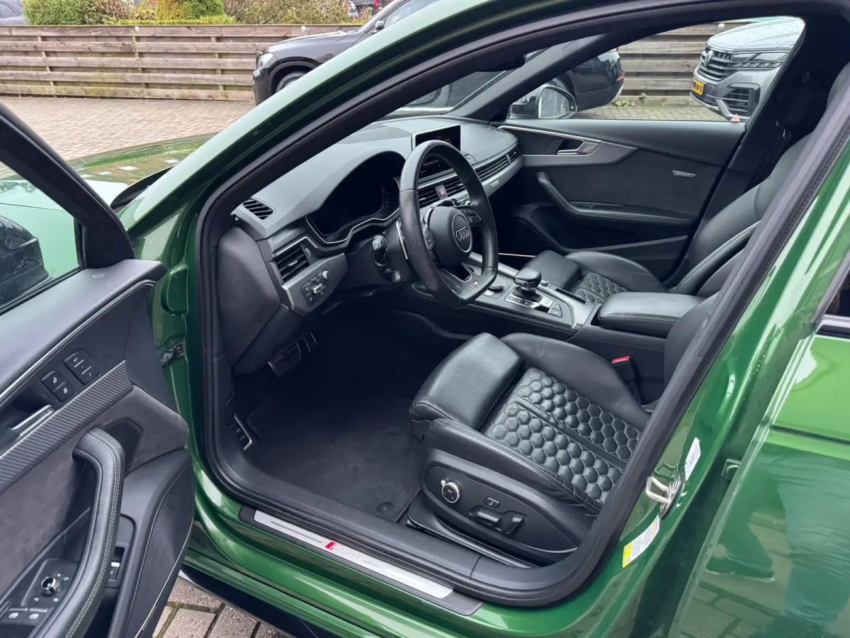 2.9 TFSI RS 4 quattro Exclusive / Pano / 360Cam / Head-Up / Uniek mooie uitvoering !!!.