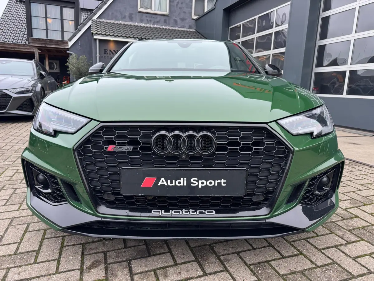 2.9 TFSI RS 4 quattro Exclusive / Pano / 360Cam / Head-Up / Uniek mooie uitvoering !!!.