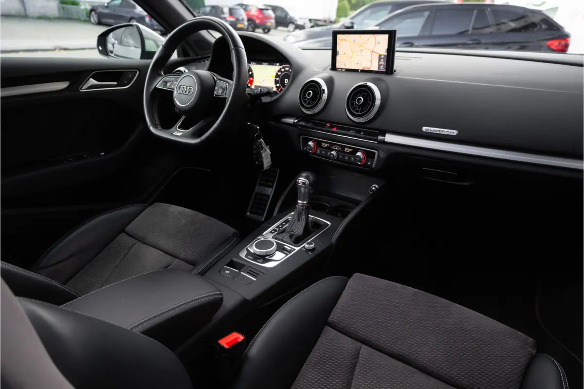 2.0 TFSI 310 pk S3 Quattro Pro Line Plus S-Line /Facelift/ Pano-Dak/ Matrix-Led/ Adap.Cruise/ B&O-Sound/ Dynamic-Steering/ Sport-Stoelen/ Stoel.Verw. Park.Sens/ 19'' LMV
