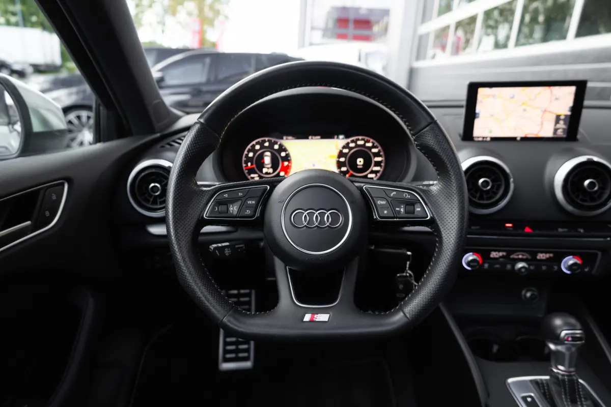 2.0 TFSI 310 pk S3 Quattro Pro Line Plus S-Line /Facelift/ Pano-Dak/ Matrix-Led/ Adap.Cruise/ B&O-Sound/ Dynamic-Steering/ Sport-Stoelen/ Stoel.Verw. Park.Sens/ 19'' LMV