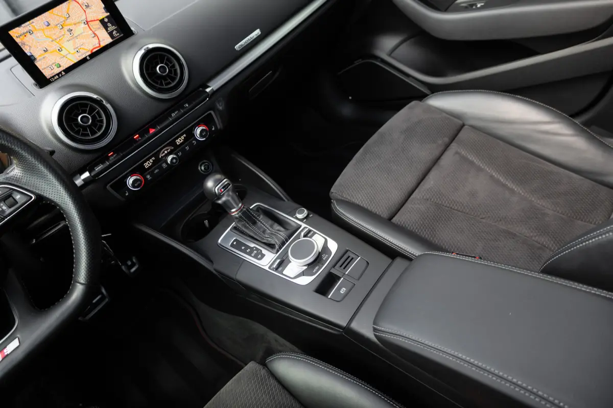2.0 TFSI 310 pk S3 Quattro Pro Line Plus S-Line /Facelift/ Pano-Dak/ Matrix-Led/ Adap.Cruise/ B&O-Sound/ Dynamic-Steering/ Sport-Stoelen/ Stoel.Verw. Park.Sens/ 19'' LMV