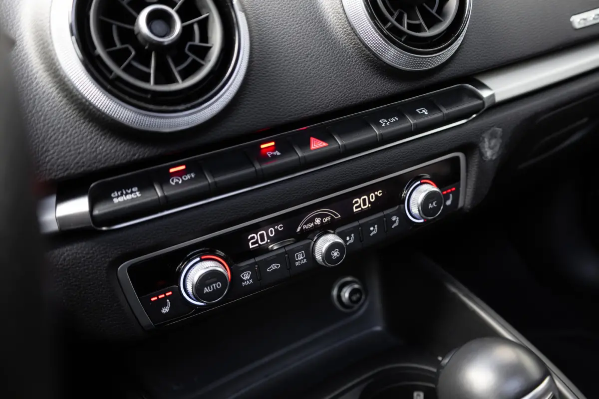 2.0 TFSI 310 pk S3 Quattro Pro Line Plus S-Line /Facelift/ Pano-Dak/ Matrix-Led/ Adap.Cruise/ B&O-Sound/ Dynamic-Steering/ Sport-Stoelen/ Stoel.Verw. Park.Sens/ 19'' LMV