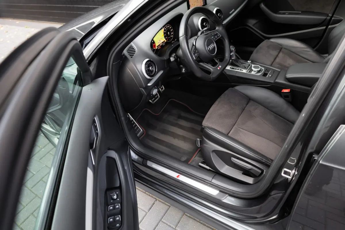 2.0 TFSI 310 pk S3 Quattro Pro Line Plus S-Line /Facelift/ Pano-Dak/ Matrix-Led/ Adap.Cruise/ B&O-Sound/ Dynamic-Steering/ Sport-Stoelen/ Stoel.Verw. Park.Sens/ 19'' LMV