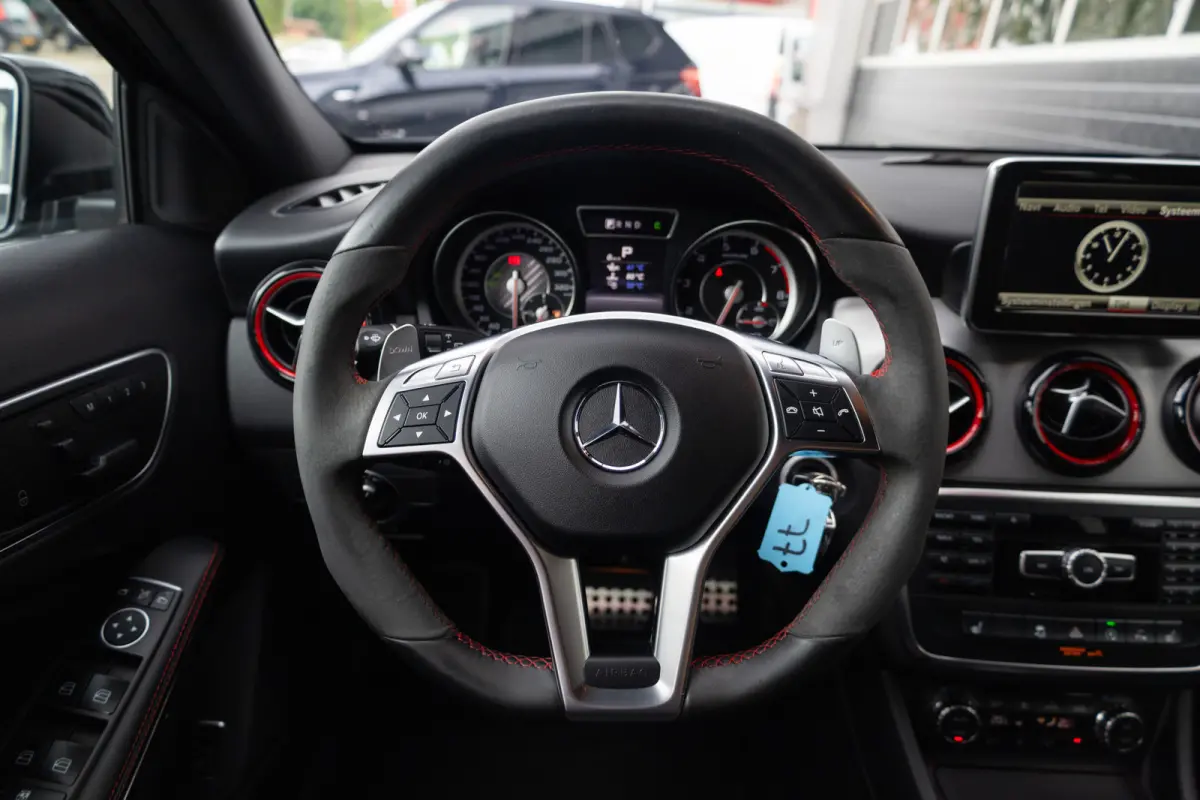 45 AMG 361 pk 4MATIC AMG-Sportpakket / Xenon/ Schaal-Stoelen/ Stoel.Verw/ Park.Sens/ Climate/ Cruise-Controle/ 19'' LMV