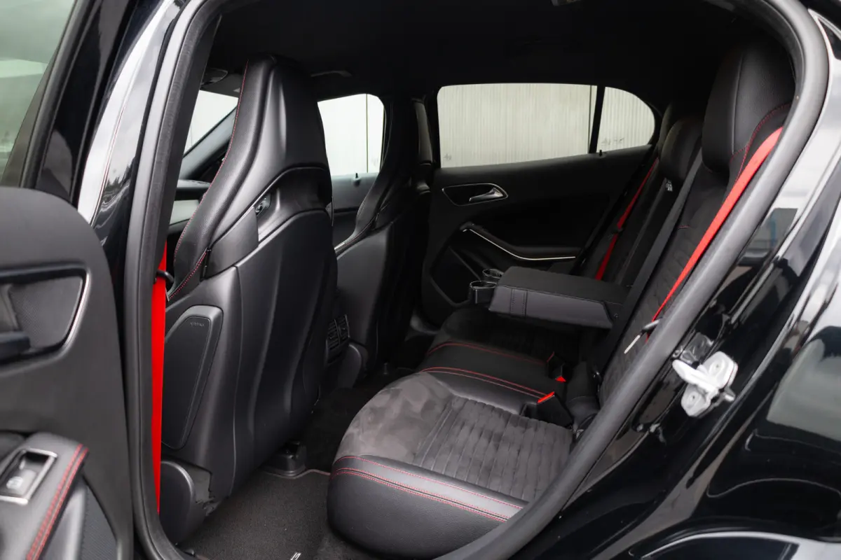 45 AMG 361 pk 4MATIC AMG-Sportpakket / Xenon/ Schaal-Stoelen/ Stoel.Verw/ Park.Sens/ Climate/ Cruise-Controle/ 19'' LMV