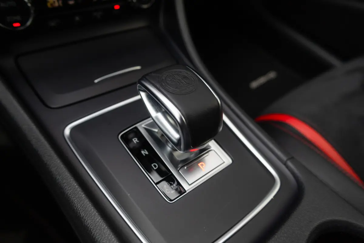 45 AMG 361 pk 4MATIC AMG-Sportpakket / Xenon/ Schaal-Stoelen/ Stoel.Verw/ Park.Sens/ Climate/ Cruise-Controle/ 19'' LMV