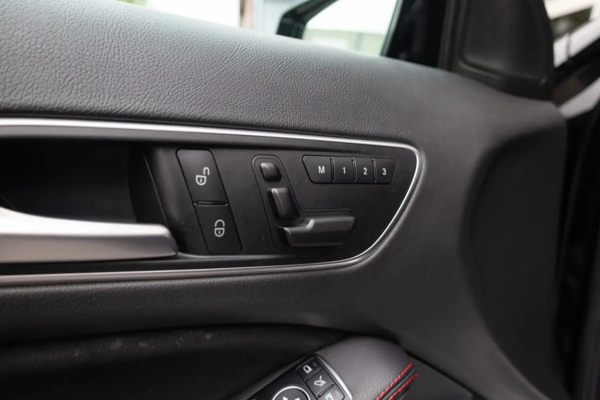 45 AMG 361 pk 4MATIC AMG-Sportpakket / Xenon/ Schaal-Stoelen/ Stoel.Verw/ Park.Sens/ Climate/ Cruise-Controle/ 19'' LMV