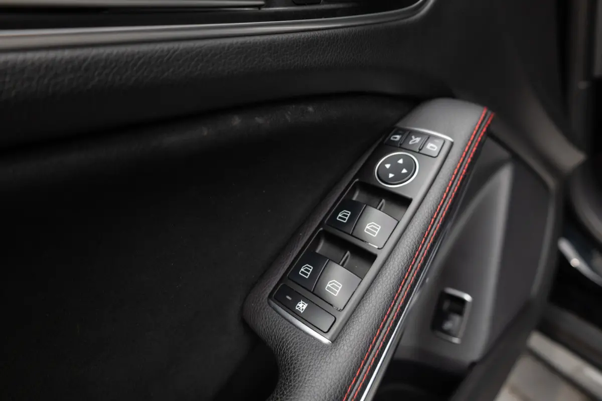 45 AMG 361 pk 4MATIC AMG-Sportpakket / Xenon/ Schaal-Stoelen/ Stoel.Verw/ Park.Sens/ Climate/ Cruise-Controle/ 19'' LMV