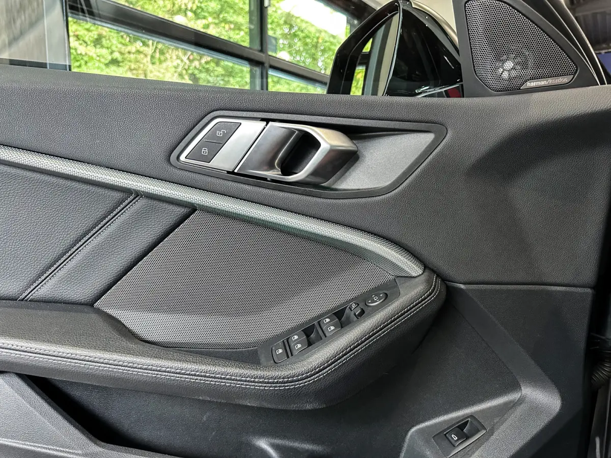 M135i xDrive High Ex H/K|Schuifdak|Camera|Leder