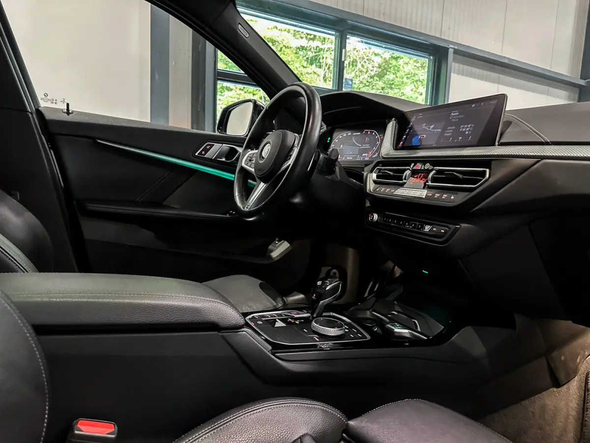 M135i xDrive High Ex H/K|Schuifdak|Camera|Leder