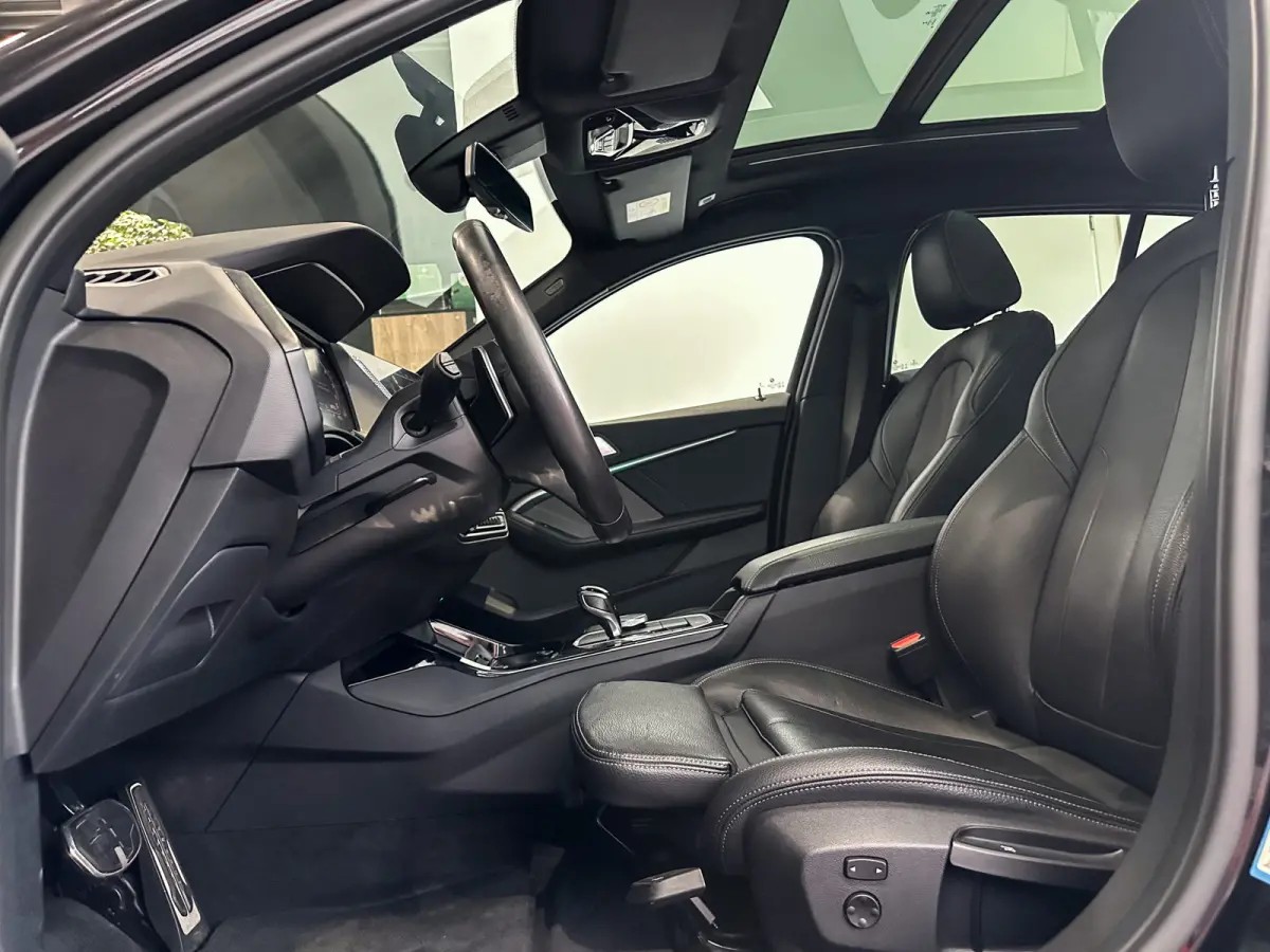 M135i xDrive High Ex H/K|Schuifdak|Camera|Leder