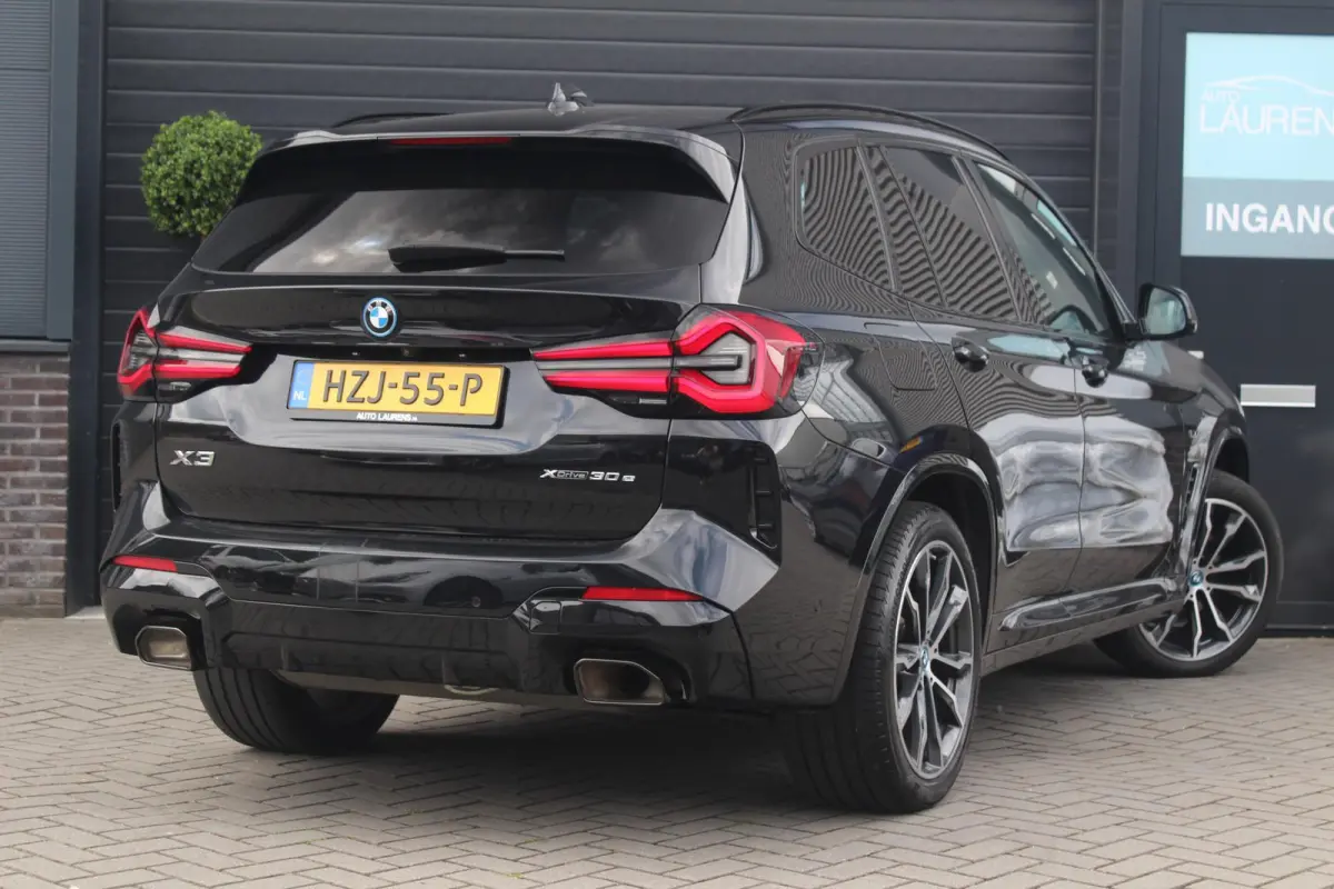 xDrive30e M Sport | SOH 99% | Pano | Trekhaak | Camera | High Executive
