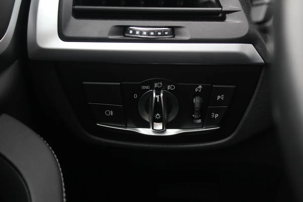 xDrive30e M Sport | SOH 99% | Pano | Trekhaak | Camera | High Executive