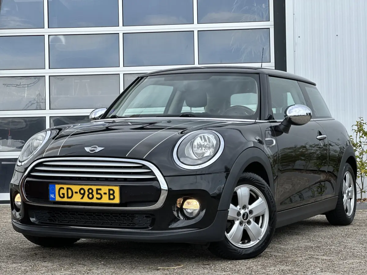 MINI Cooper 2015 Benzine Handgeschakeld leasen