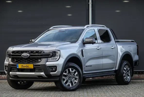 Wildtrak (Incl. BPM) 2.3PHEV 280Pk Aut. | Plug In Hybride | Double Cab | 5-Persoons | 3.500Kg trekgewicht | Trekhaak | Elek. Rollertop | 18'' | Iconic Silver