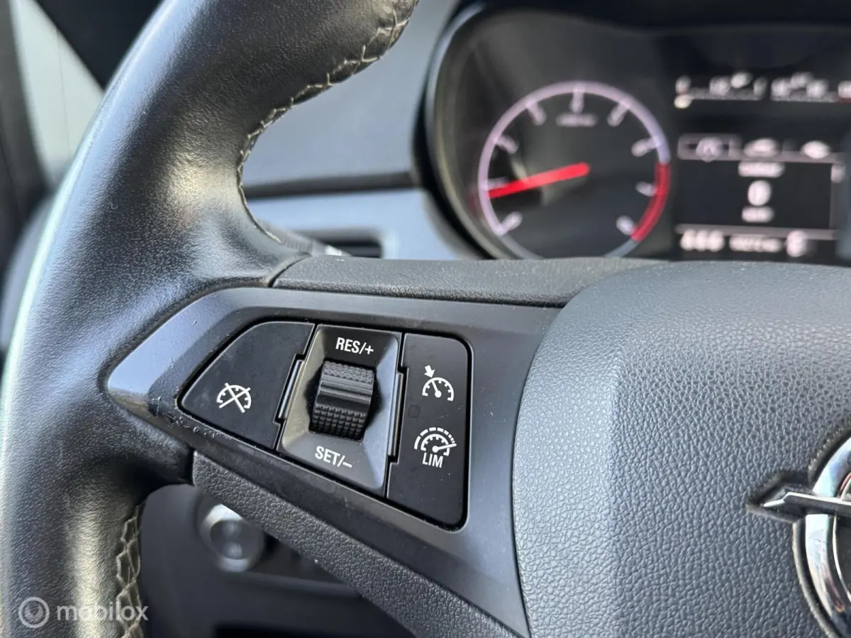 1.0 Turbo Edition 2016, Carplay, A/C, PDC, Cruise