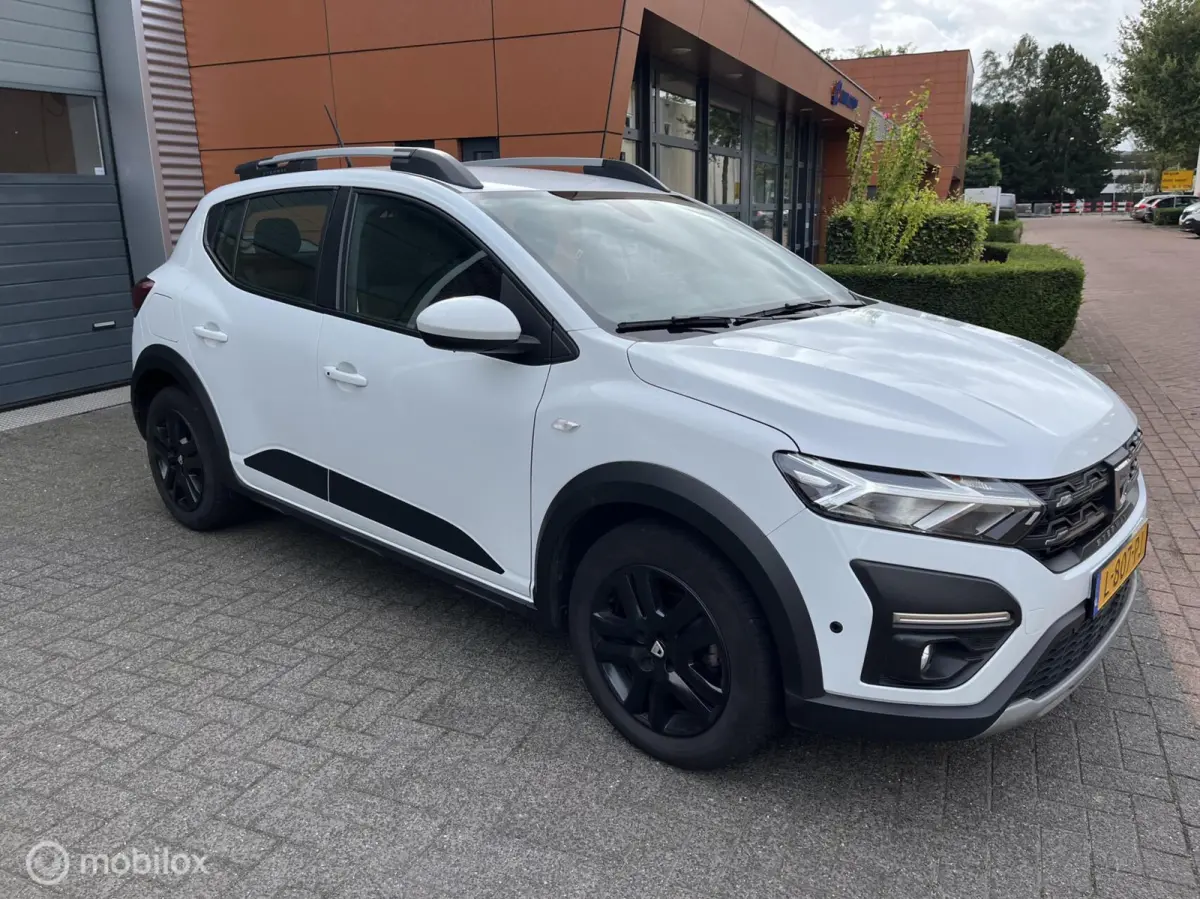 Stepway 1.0 TCe 100 Bi-Fuel Essential