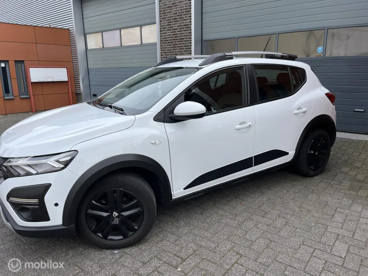 Stepway 1.0 TCe 100 Bi-Fuel Essential