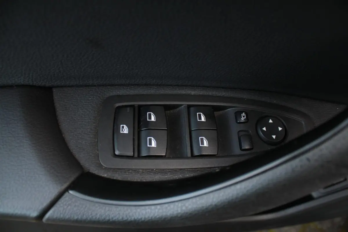 XDrive25e High Executive M-pakket