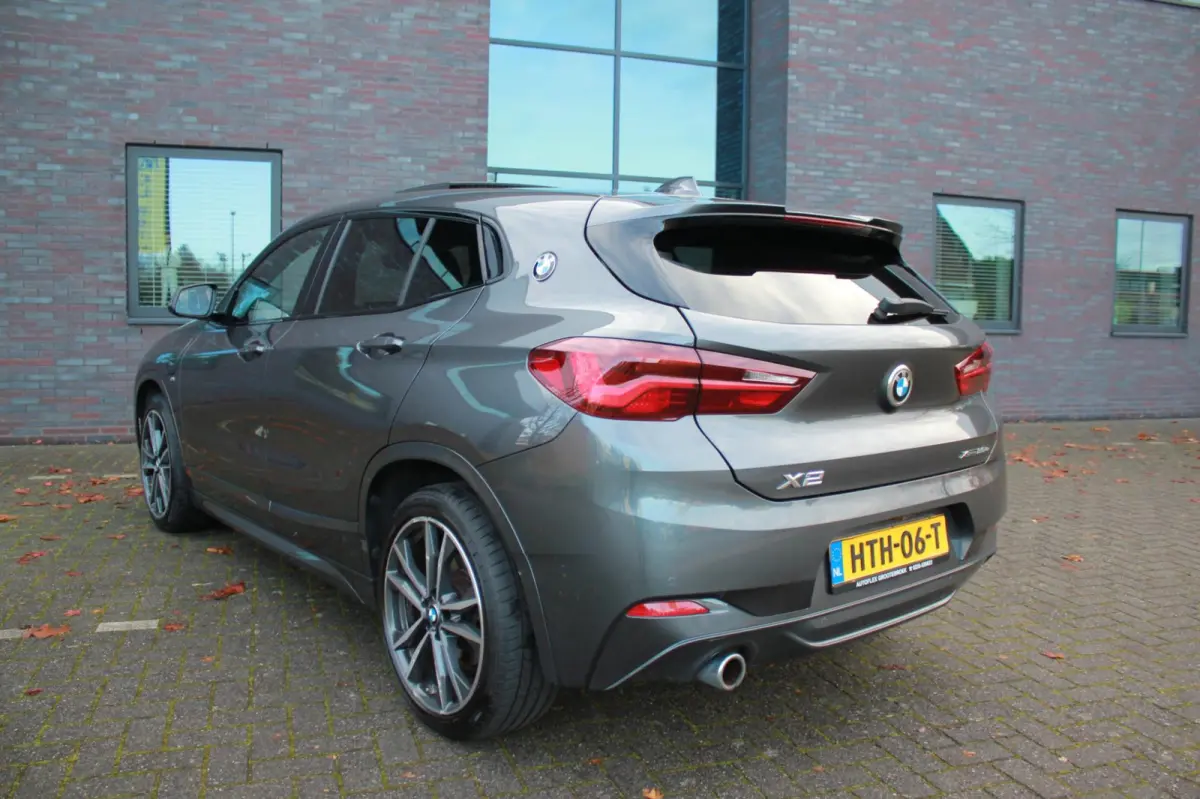 XDrive25e High Executive M-pakket