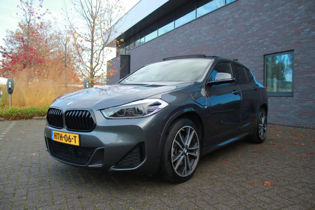 XDrive25e High Executive M-pakket