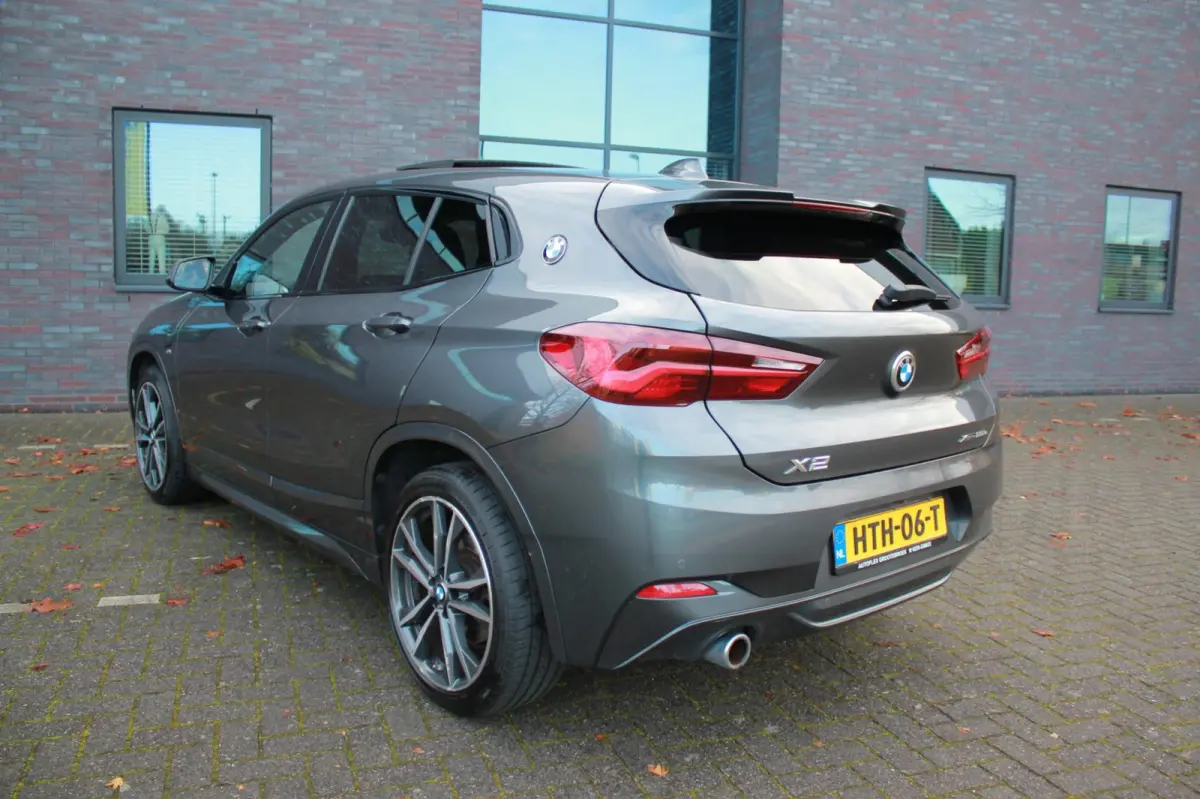 XDrive25e High Executive M-pakket