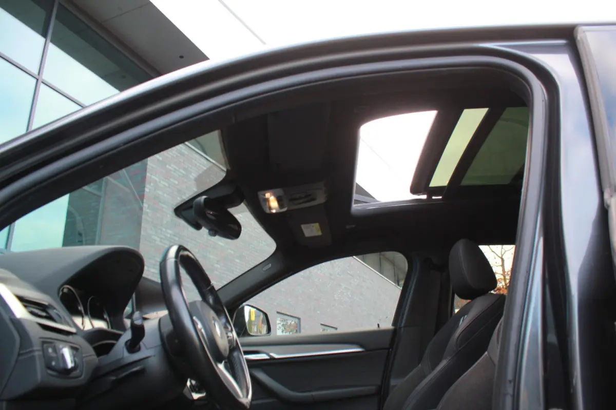 XDrive25e High Executive M-pakket