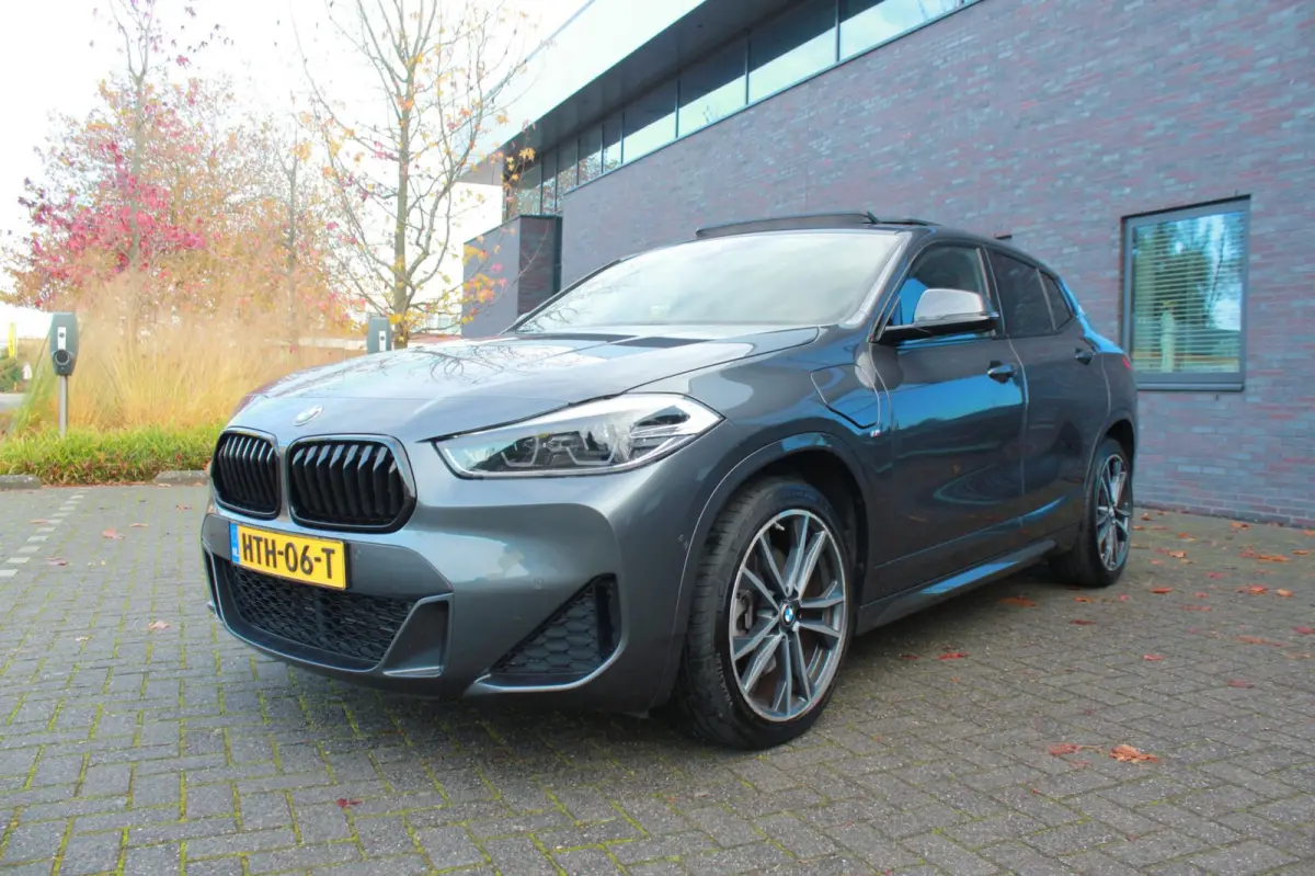 XDrive25e High Executive M-pakket