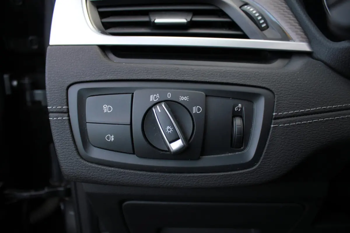 XDrive25e High Executive M-pakket