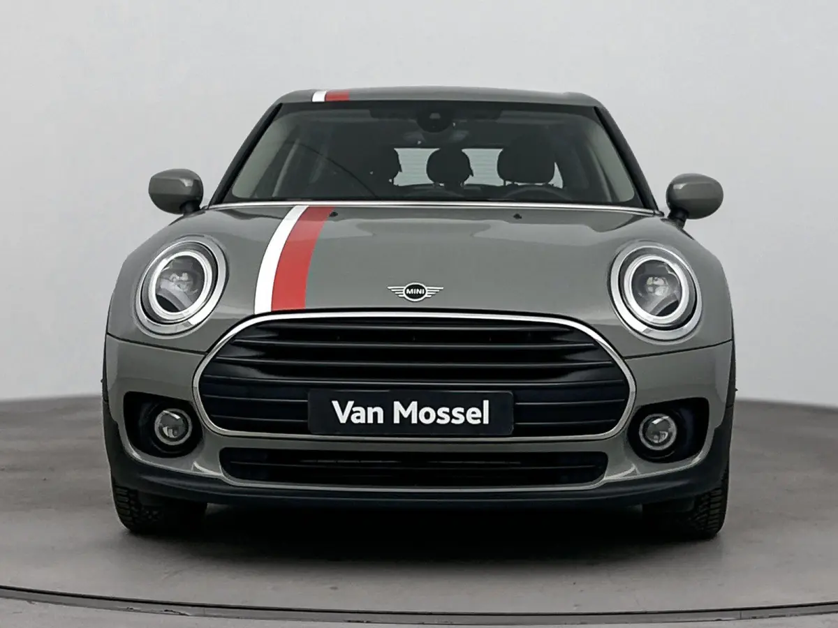 1.5 Cooper Business Edition 136PK | Automaat | Achteruitrijcamera | Navigatie | Climate Control | Stoelverwarming | LED Koplampen