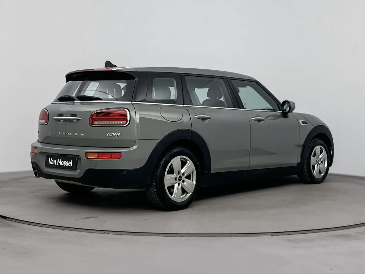1.5 Cooper Business Edition 136PK | Automaat | Achteruitrijcamera | Navigatie | Climate Control | Stoelverwarming | LED Koplampen