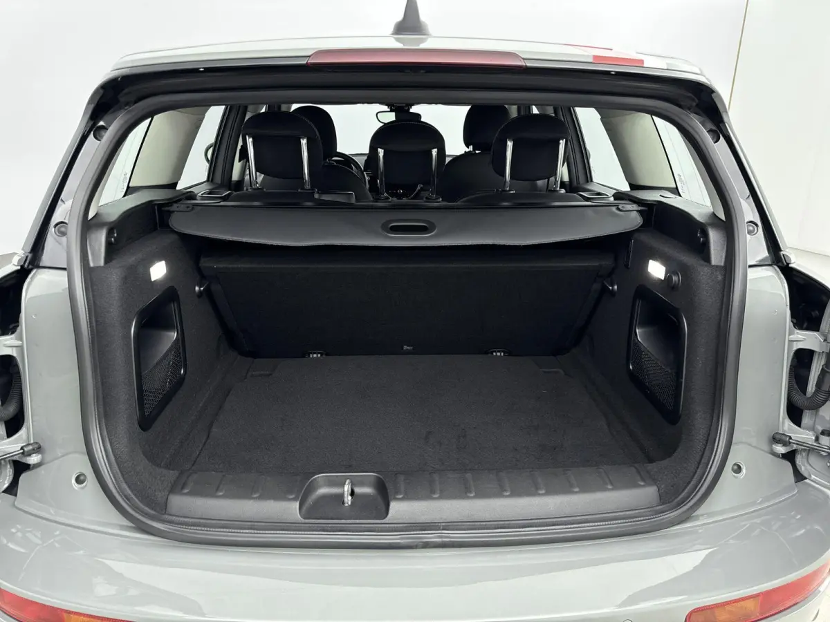 1.5 Cooper Business Edition 136PK | Automaat | Achteruitrijcamera | Navigatie | Climate Control | Stoelverwarming | LED Koplampen