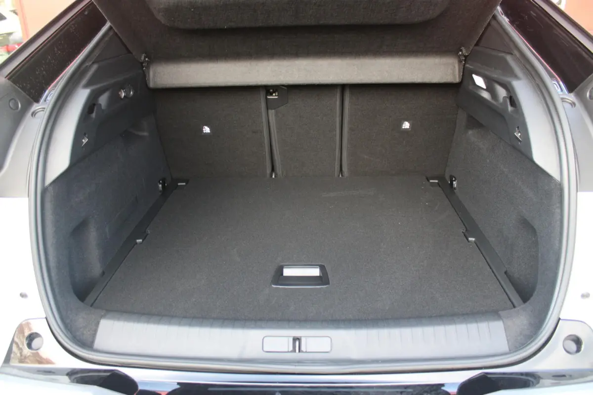 GT 325PK LAUNCH EDITION DUAL MOTOR 73KWH | PANORAMISCH SCHUIF / KANTELDAK | PREMIUM HIFI FOCAL | LEDEREN BEKLEDING NAPPA | ELEKTRISCH VERSTELBARE VOOR STOELEN, MET GEHEUGENFUNCTIE OP BESTUUR