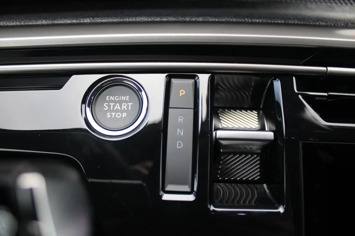 GT 325PK LAUNCH EDITION DUAL MOTOR 73KWH | PANORAMISCH SCHUIF / KANTELDAK | PREMIUM HIFI FOCAL | LEDEREN BEKLEDING NAPPA | ELEKTRISCH VERSTELBARE VOOR STOELEN, MET GEHEUGENFUNCTIE OP BESTUUR