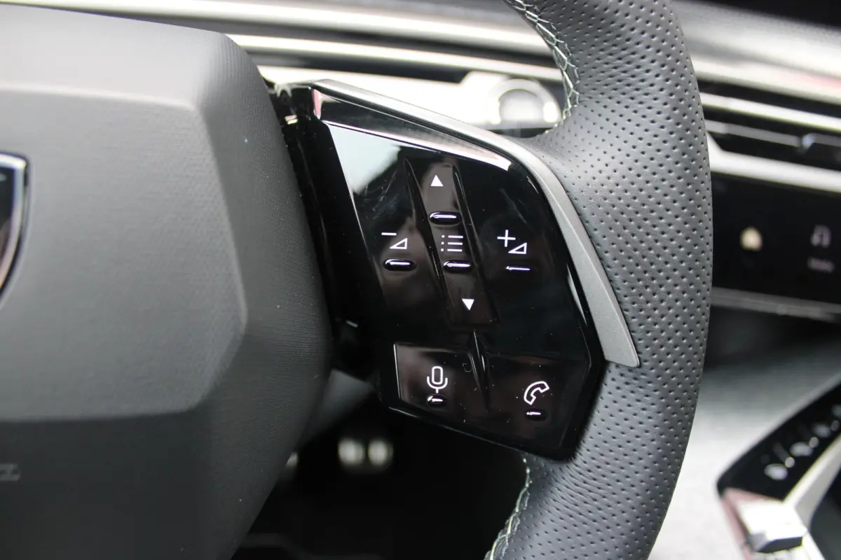 GT 325PK LAUNCH EDITION DUAL MOTOR 73KWH | PANORAMISCH SCHUIF / KANTELDAK | PREMIUM HIFI FOCAL | LEDEREN BEKLEDING NAPPA | ELEKTRISCH VERSTELBARE VOOR STOELEN, MET GEHEUGENFUNCTIE OP BESTUUR