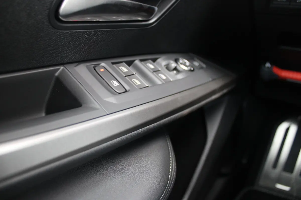 GT 325PK LAUNCH EDITION DUAL MOTOR 73KWH | PANORAMISCH SCHUIF / KANTELDAK | PREMIUM HIFI FOCAL | LEDEREN BEKLEDING NAPPA | ELEKTRISCH VERSTELBARE VOOR STOELEN, MET GEHEUGENFUNCTIE OP BESTUUR