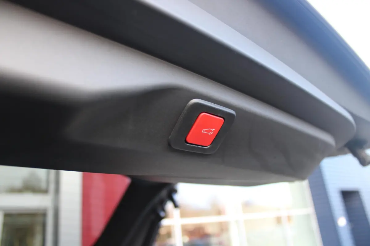 GT 325PK LAUNCH EDITION DUAL MOTOR 73KWH | PANORAMISCH SCHUIF / KANTELDAK | PREMIUM HIFI FOCAL | LEDEREN BEKLEDING NAPPA | ELEKTRISCH VERSTELBARE VOOR STOELEN, MET GEHEUGENFUNCTIE OP BESTUUR