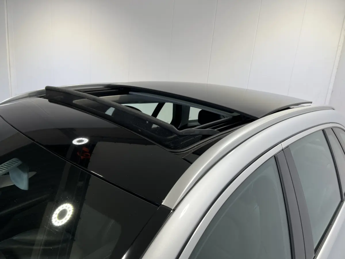200 Premium Pack | Navigatie | Stoelverwarming | Matrix LED koplampen | Achteruitrijcamera |
