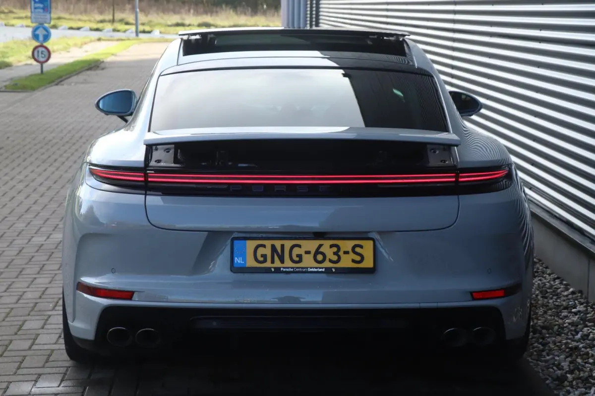 2.9 4 E-Hybrid | Pano | VOL!