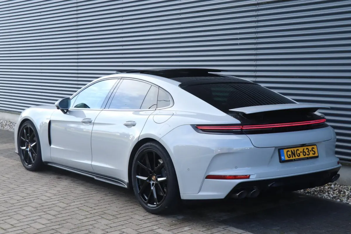 2.9 4 E-Hybrid | Pano | VOL!