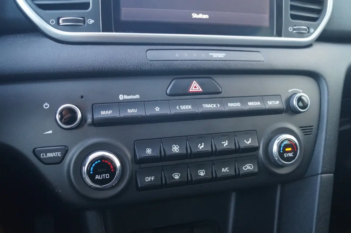 1.6 CRDi 136pk MHEV DynamicLine -NAVI-ECC-CAM-
